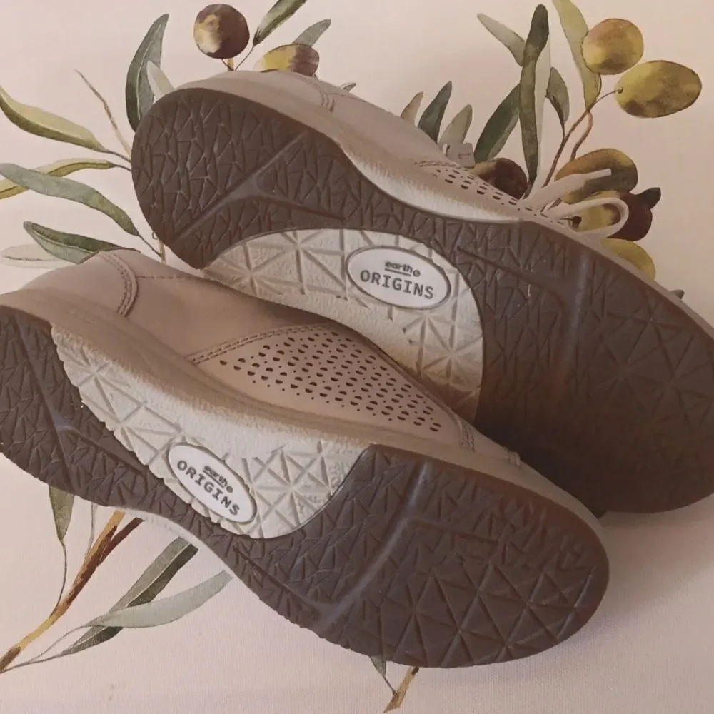 EARTH ORIGINS Etta Leather Sneakers